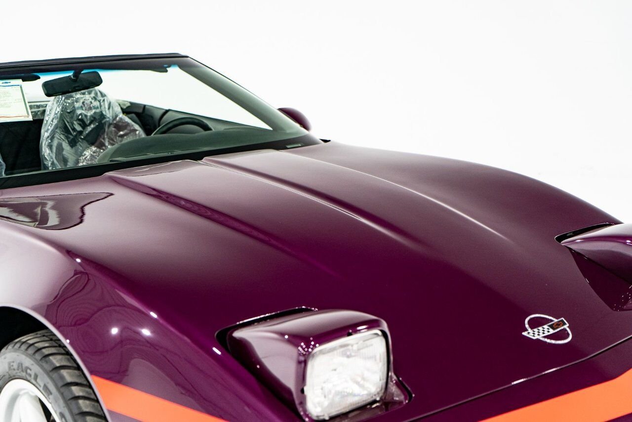 Chevrolet Corvette *PRIX EN USD* RPO Z4Z PACE CAR PRESENTED IN DELIVERY PACKAGING WITH ONLY 192MILES (307KM) FROM NEW 1995 Blanc Montréal - photo #65