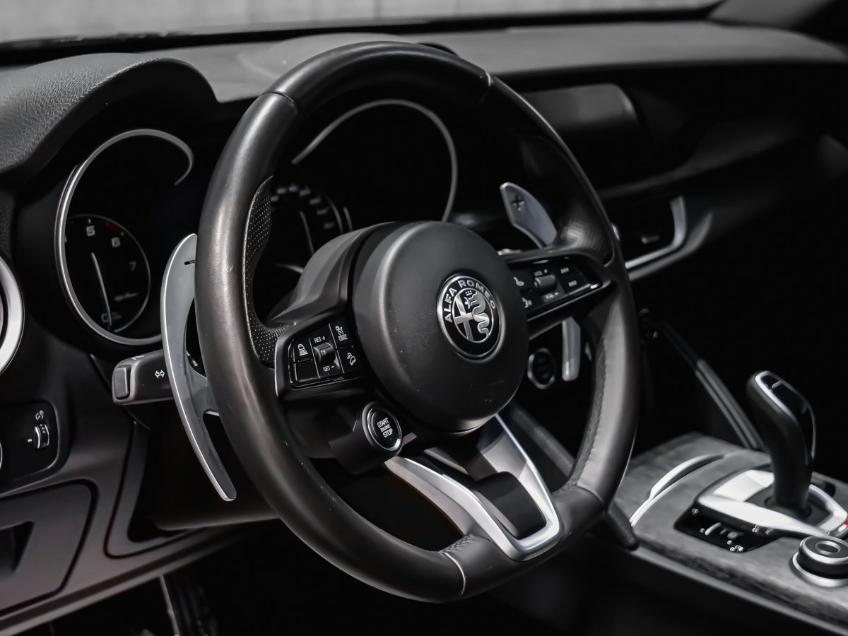 Alfa Romeo Stelvio Sprint 2023 Gris Montréal - photo #7