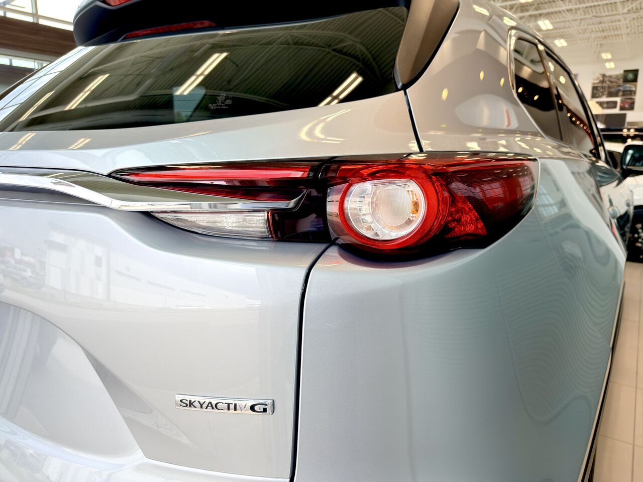 2023 Mazda CX-9 Silver Notre-Dame-des-Prairies - photo #11