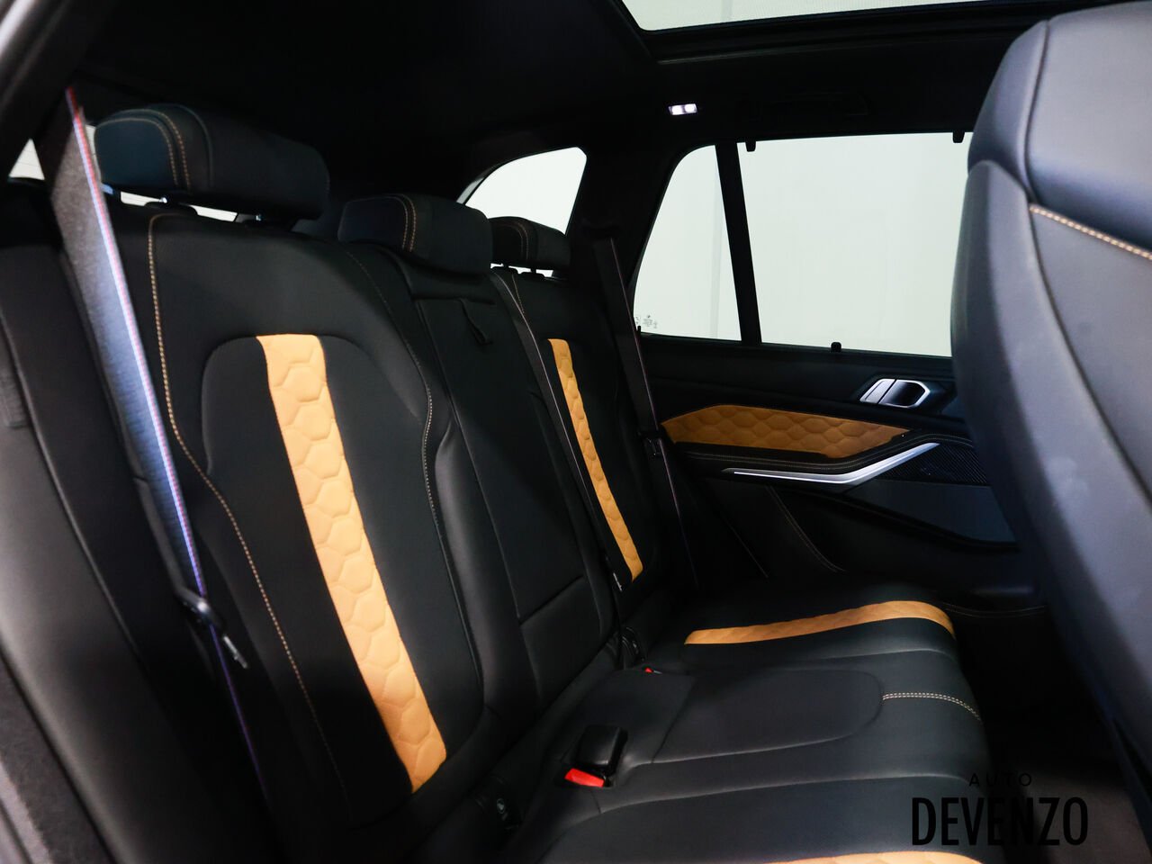 2022 BMW X5 M White Saint-Eustache - photo #10