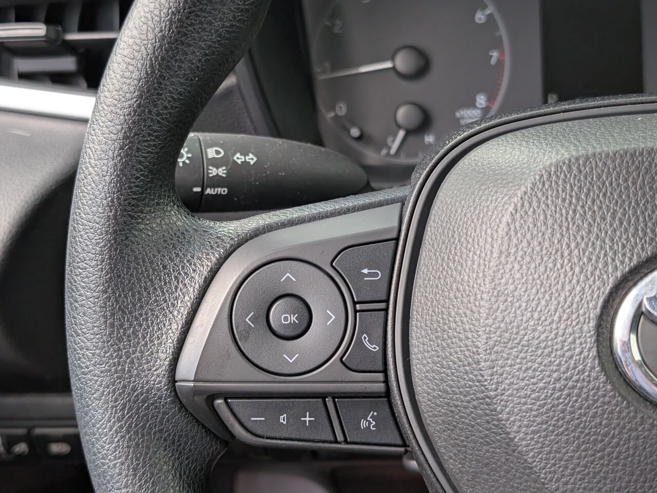 Toyota Corolla L/AC/CAMÉRA DE RECUL/COMMANDES AUDIO AU VOLANT/BLUETOOTH 2024 Noir minuit métallisé Sherbrooke - photo #14