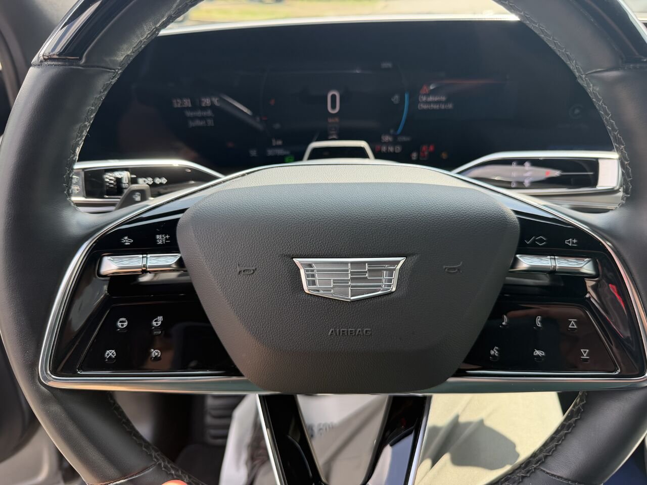 2024 Cadillac LYRIQ LUXURY AWD FINANCEMENT À PARTIR DE 0.99% Silver Laval - photo #27