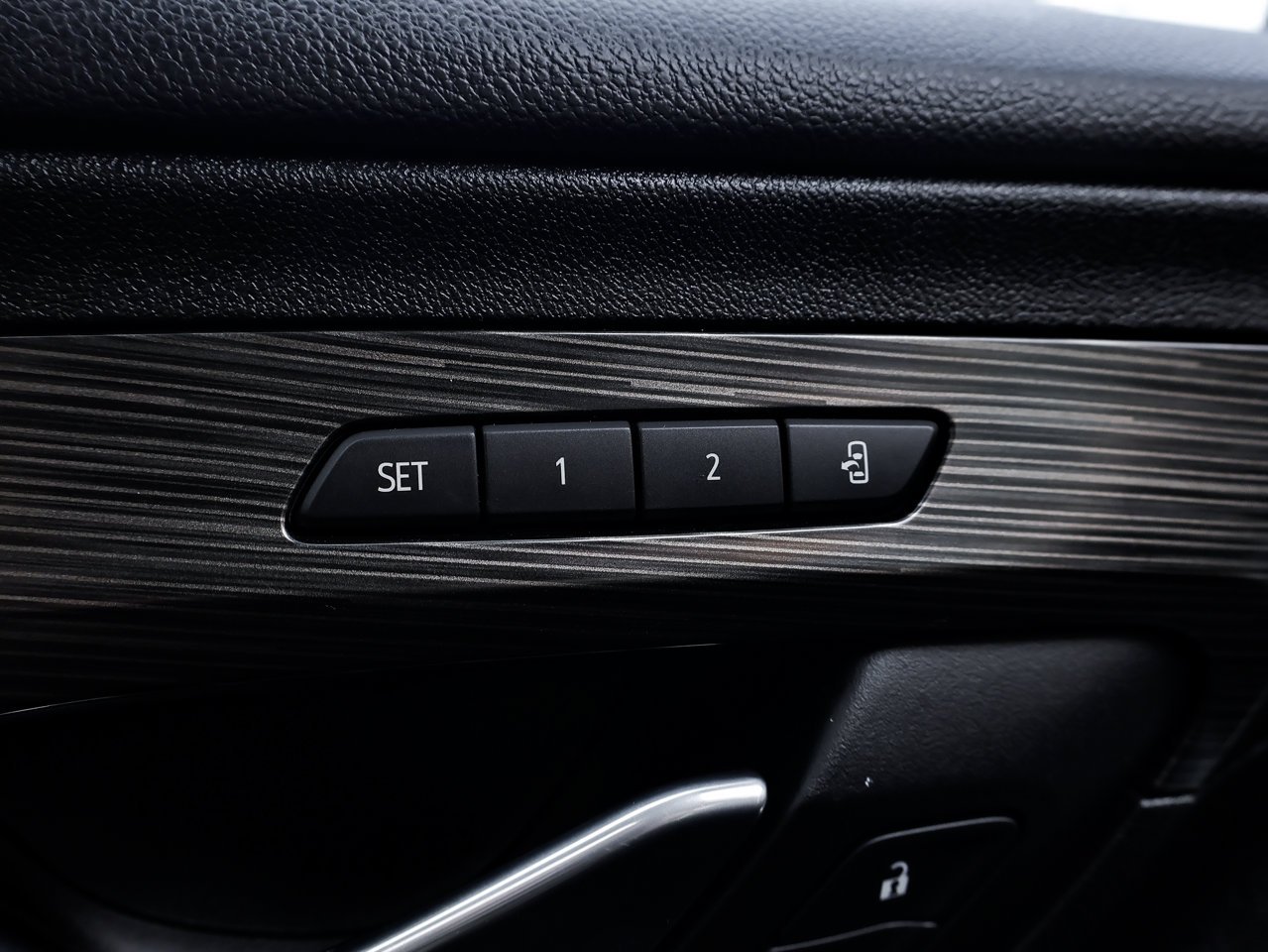 2024 GMC Terrain AWD 4dr SLT White Sherwood Park - photo #18