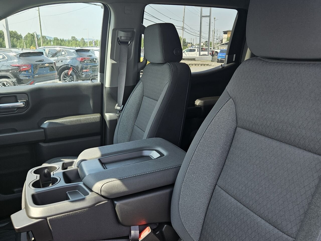 2026 GMC Sierra 1500 Pro cabine multiplace 4RM 157 po Onyx Black Thetford Mines - photo #15