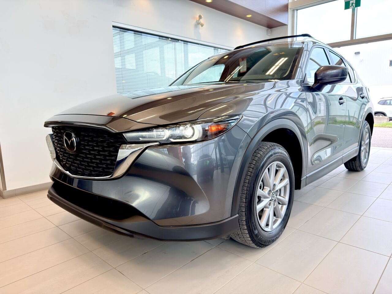 Mazda CX-5 2025 Gris Notre-Dame-des-Prairies - photo #4