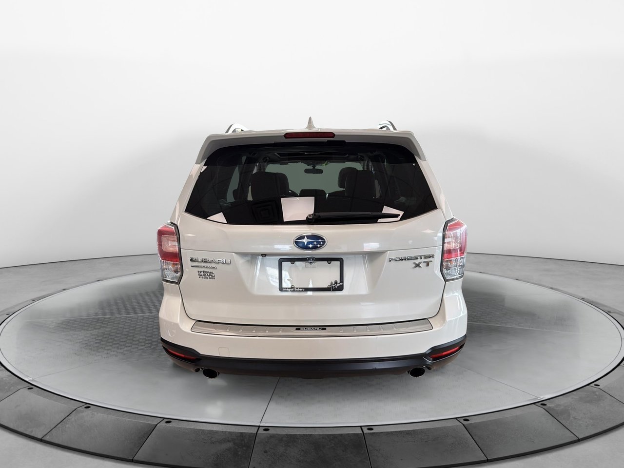 Subaru Forester 2017 Blanc Baie-Comeau - photo #3