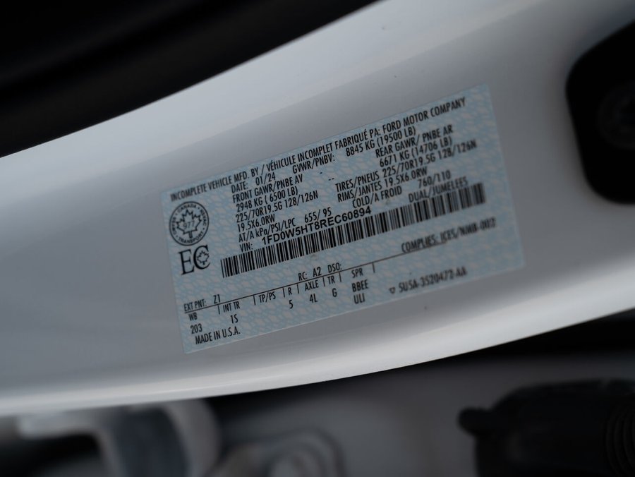 2024 Ford Super Duty F-550 DRW 2024 White