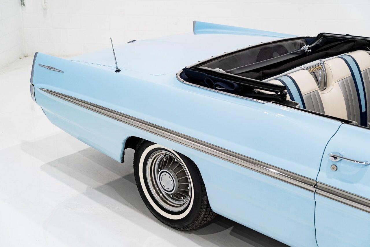 Pontiac Bonneville **PRIX EN USD**C8 Suffix 389cu.in. TriPower 4 Speed 1961 Bleu Montréal - photo #43