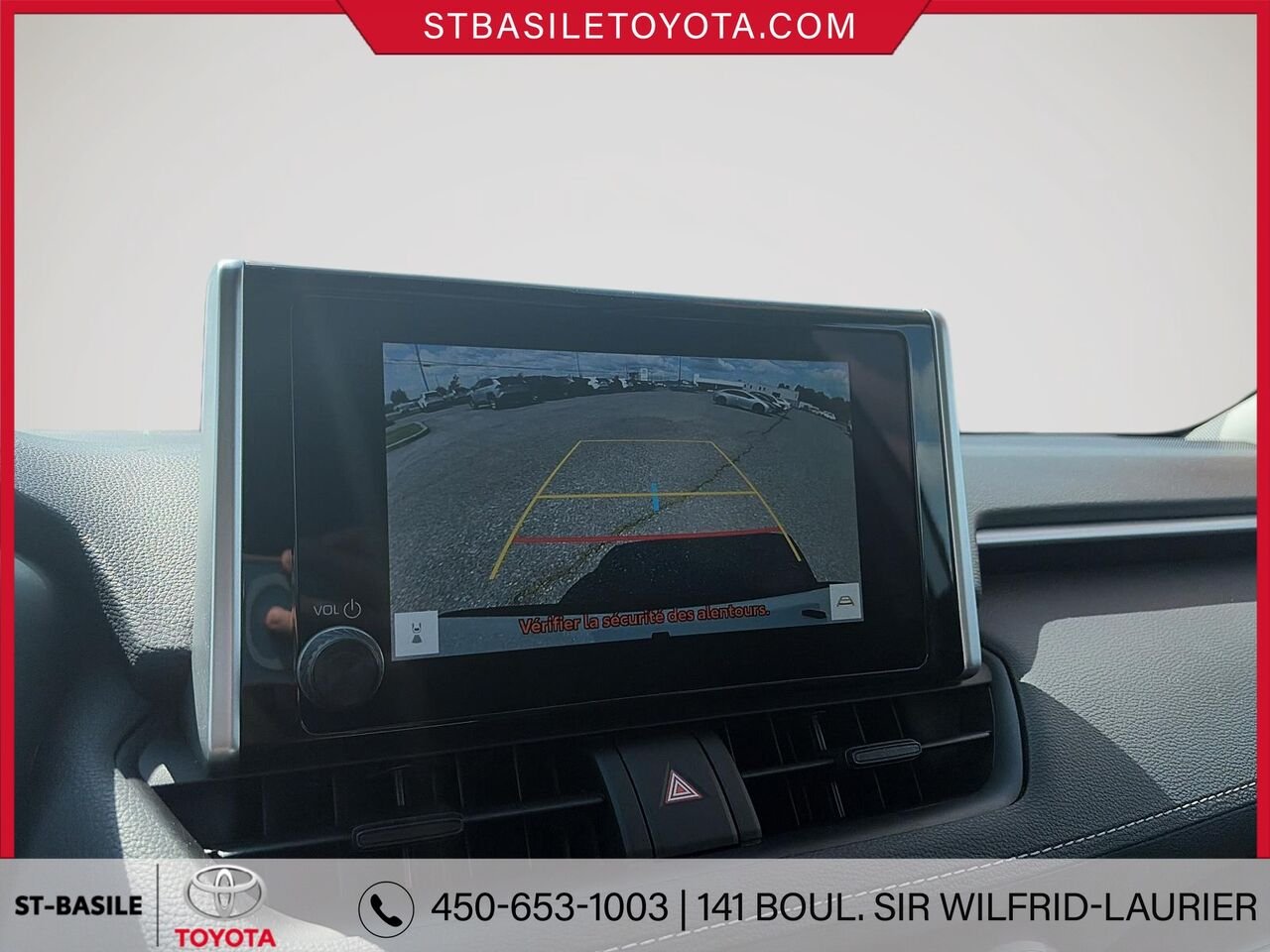 2025 Toyota RAV4 White Saint-Basile-le-Grand - photo #16