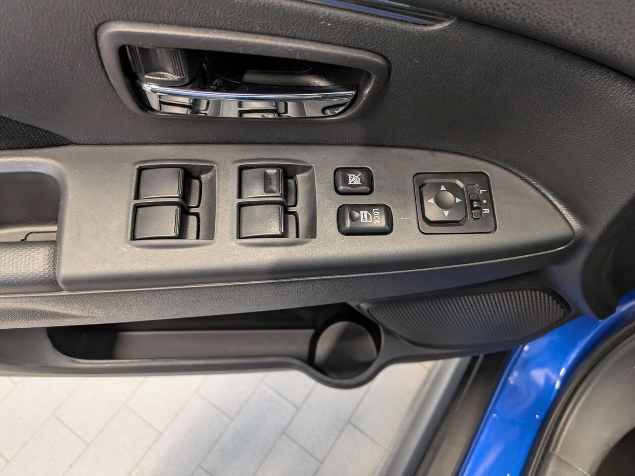 2024 Mitsubishi RVR Blue Gatineau - photo #5