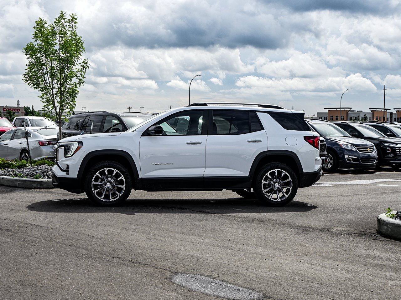 2026 GMC Terrain AWD 4dr Elevation White Sherwood Park - photo #9