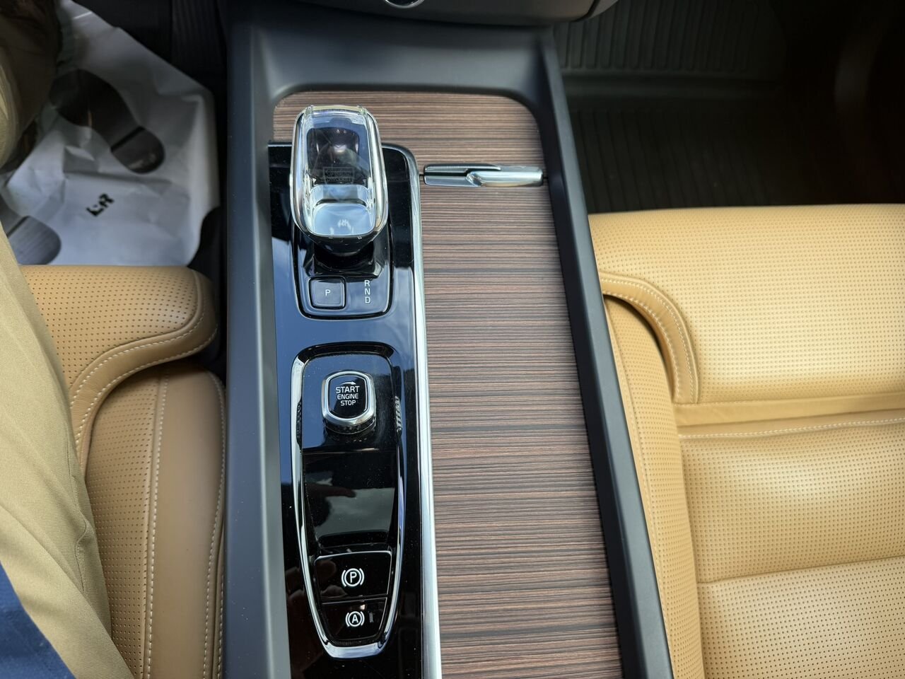 Volvo XC60 B6 Ultimate AWD 2023 Blanc Laval - photo #28