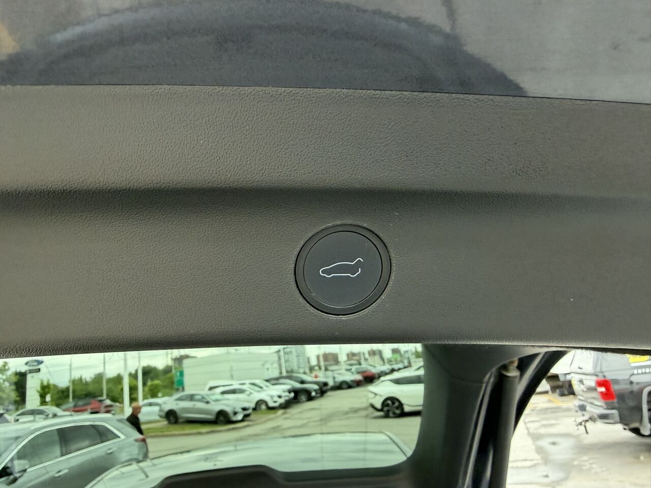 Tesla Model Y LONG RANGE AWD 7 PASSAGERS 2022 Argent Laval - photo #14
