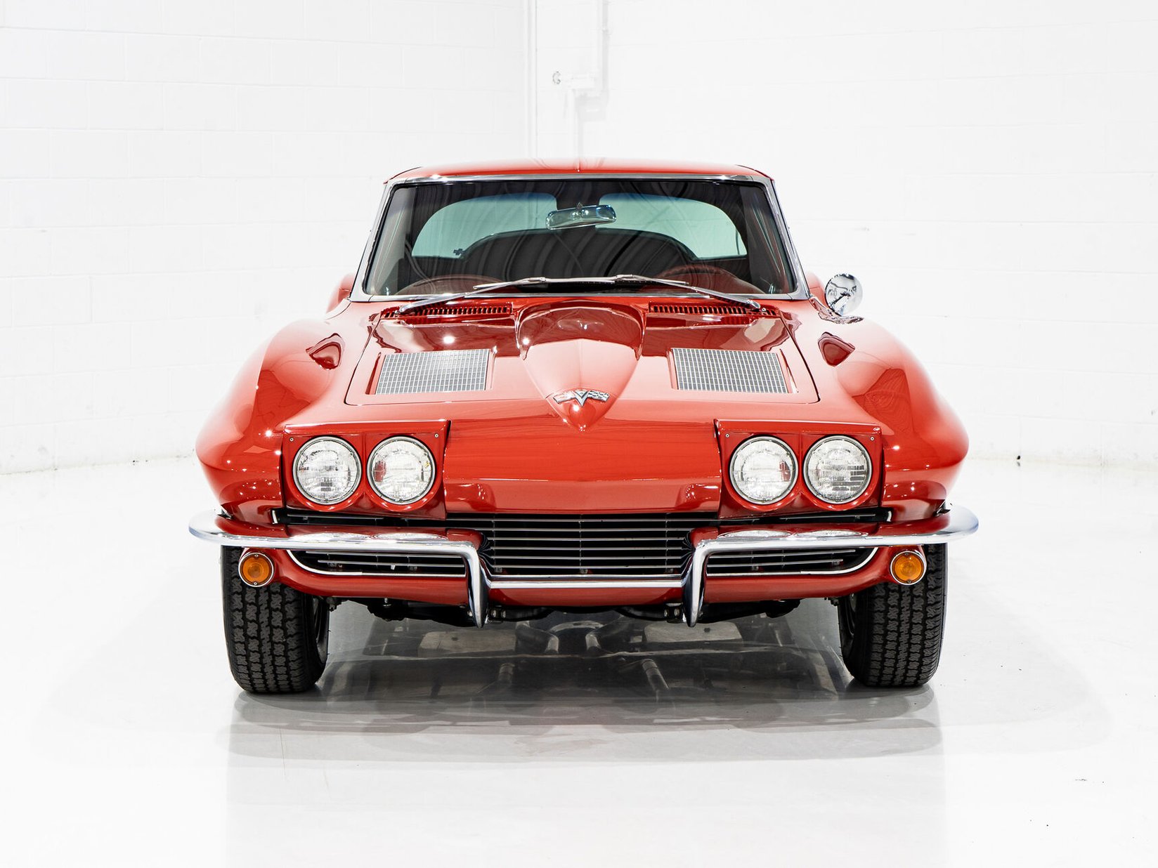 Chevrolet Corvette Split window matching# 327 Factory A/C | PRICE IN USD 1963 Rouge Montréal - photo #1