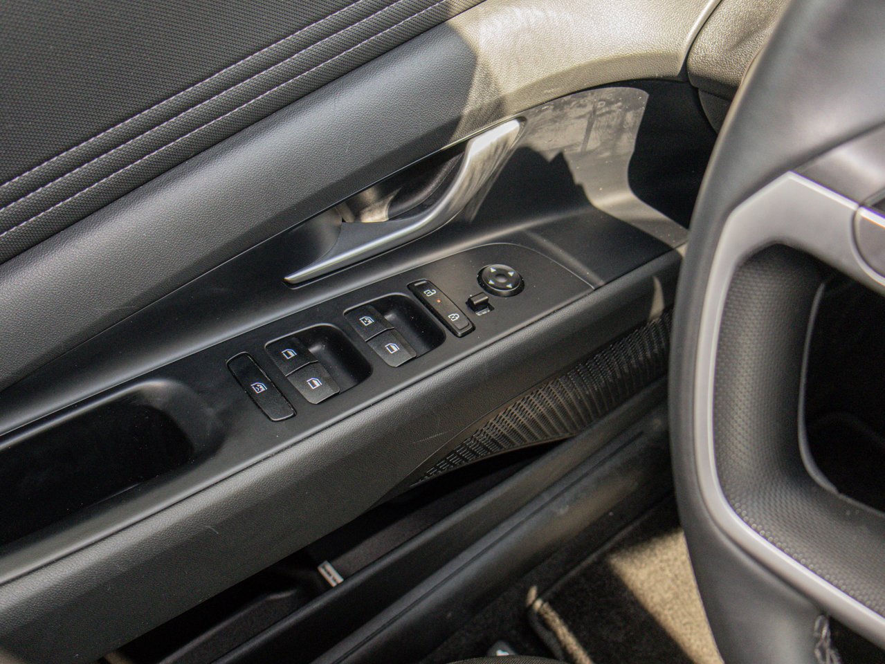 2026 Hyundai Elantra Preferred IVT White Sherwood Park - photo #17
