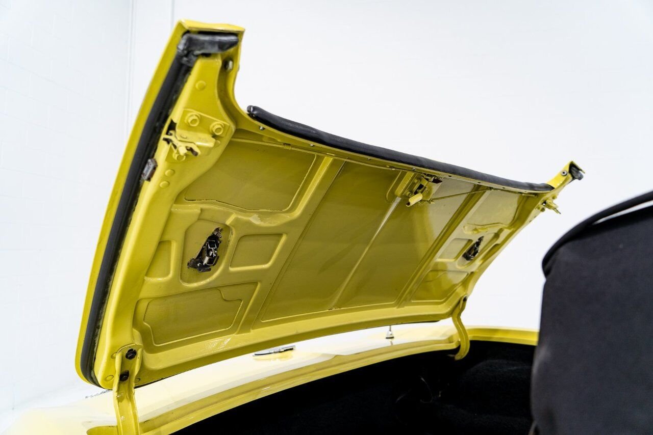 Chevrolet Corvette Matching# 427/425HP IP Code **PRICE IN USD** 1966 Jaune Montréal - photo #84