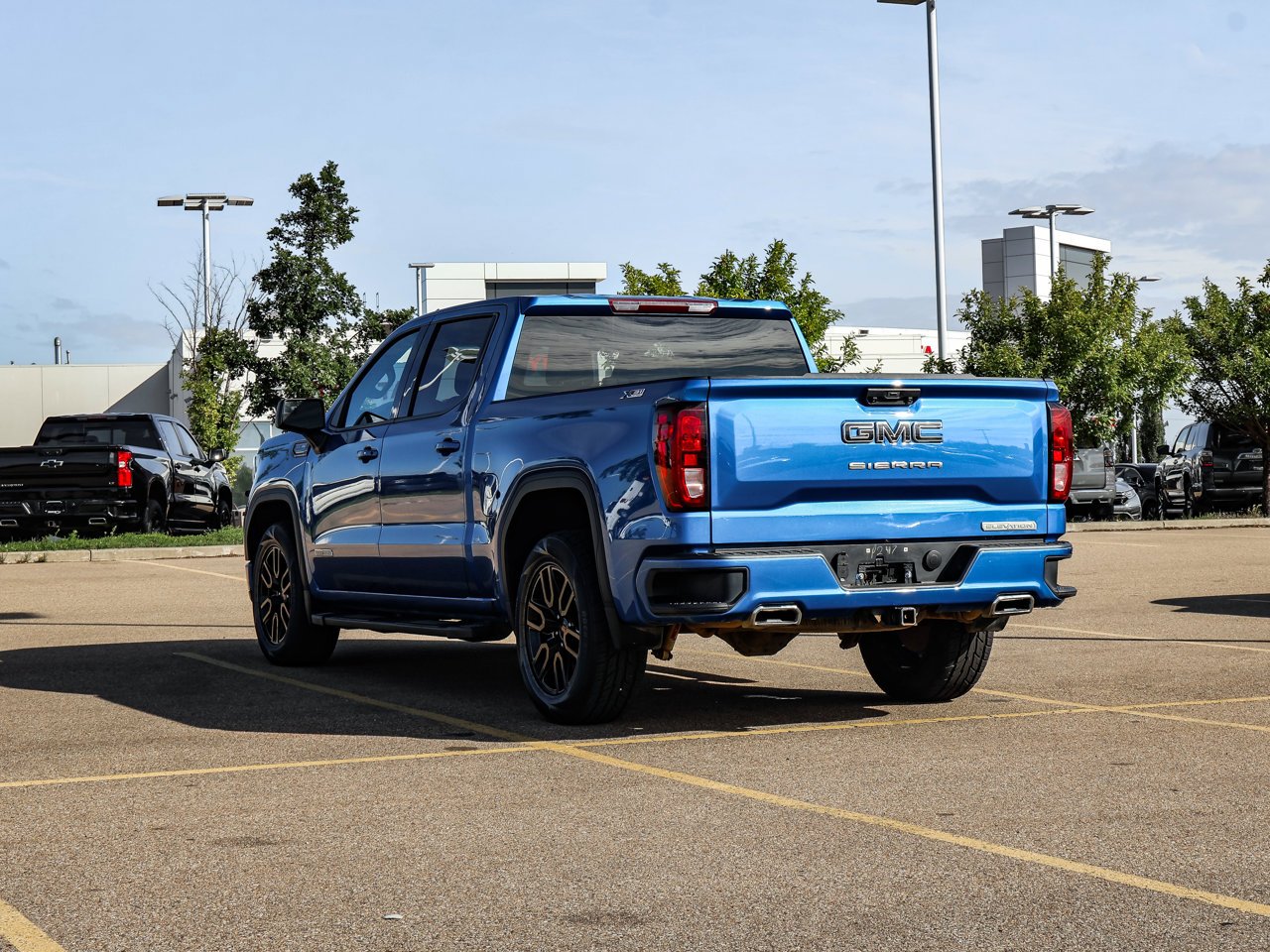 2023 GMC Sierra 1500 4WD Crew Cab 147 Elevation Blue Sherwood Park - photo #5
