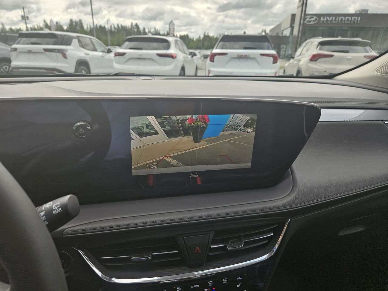 2026 Buick Encore GX Avenir 4 portes TI White Frost Tricoat Thetford Mines - photo #9