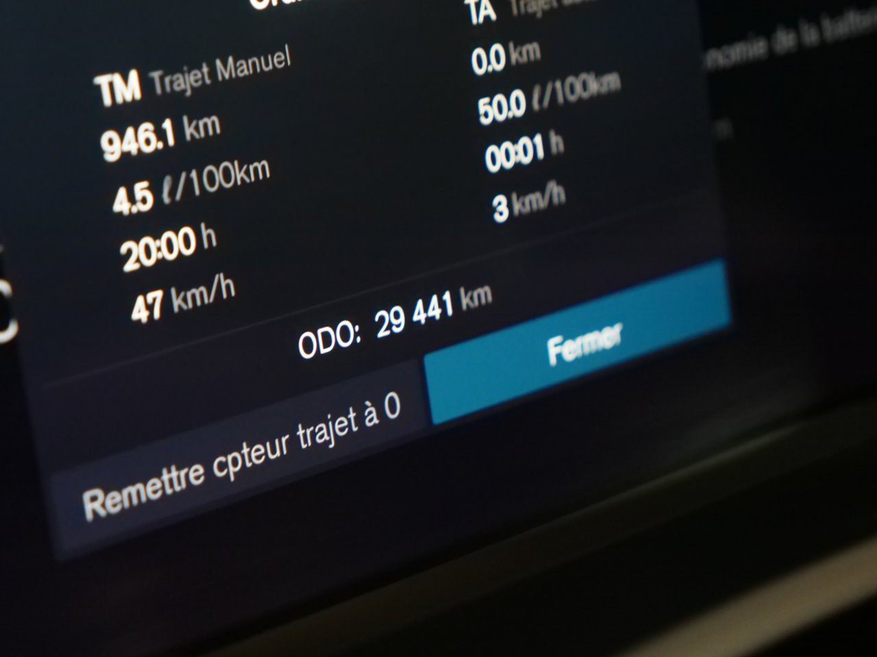 2025 Volvo XC90 Plug-In Hybrid T8 ULTRA BRIGHT Grey Montreal - photo #8