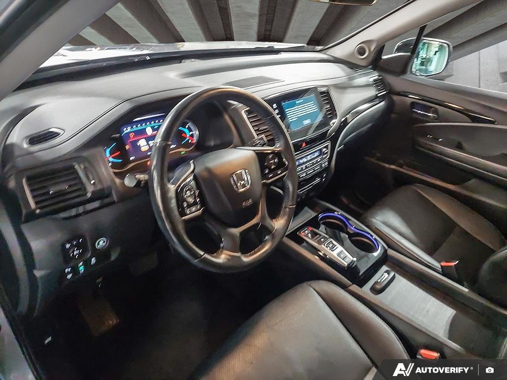 2020 Honda Pilot 2601975A | Touring 8-Passenger Silver Edmonton - photo #12