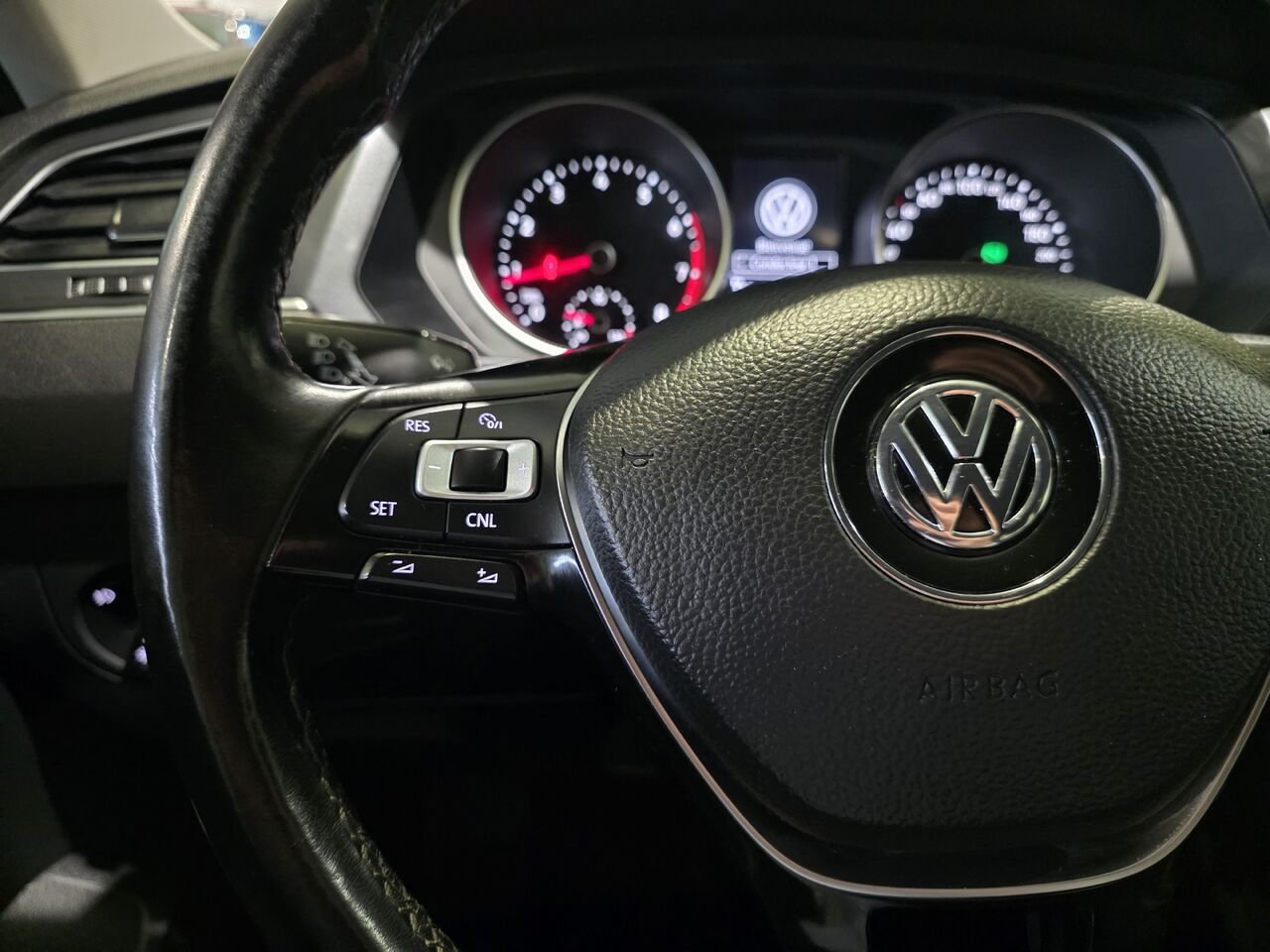 Volkswagen Tiguan 2018 Gris Longueuil, - photo #17