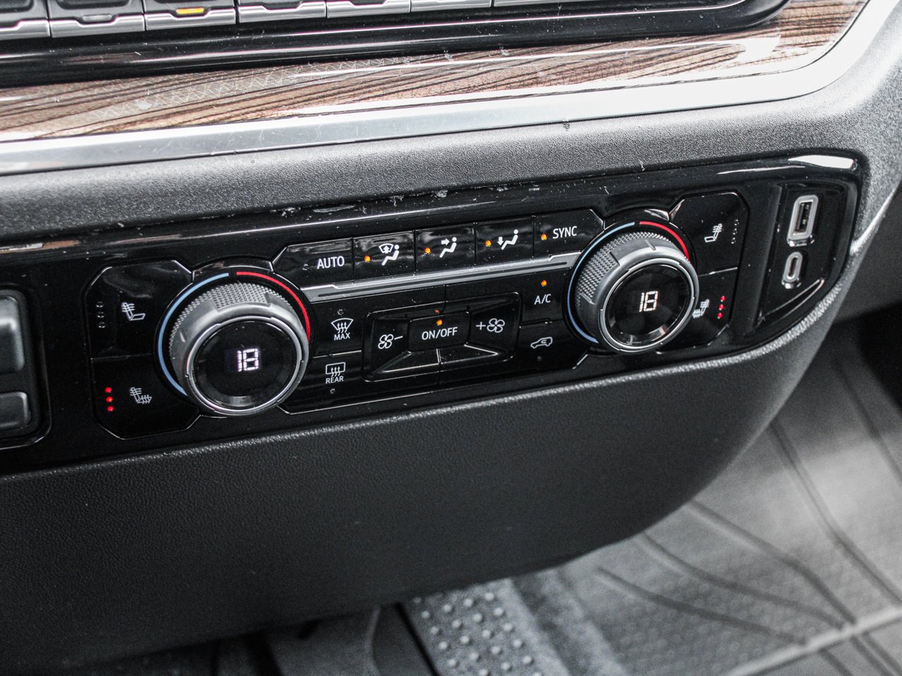 2022 Chevrolet Silverado 1500 4WD Crew Cab 147 RST Black Sherwood Park - photo #24