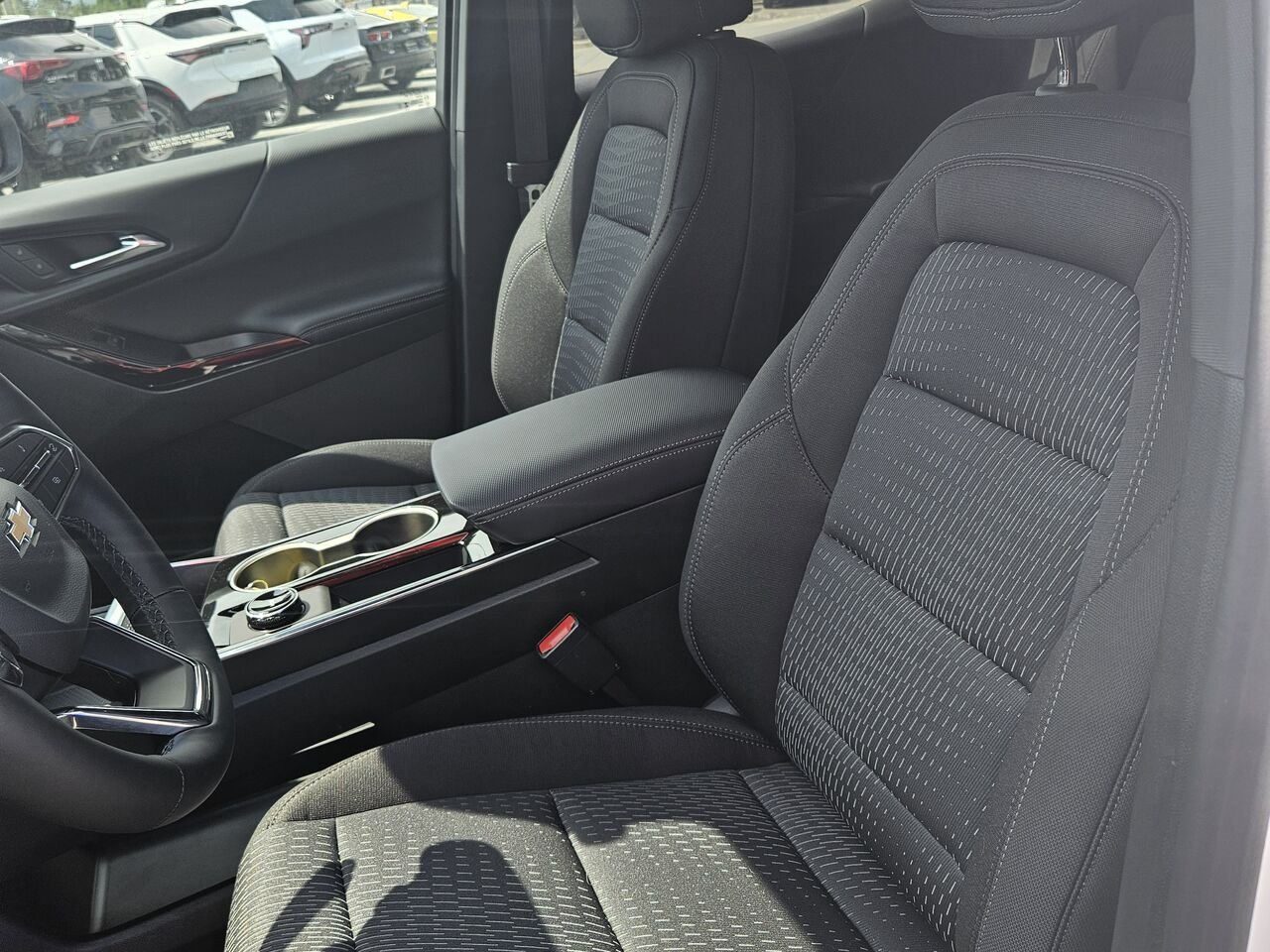 2027 Chevrolet Equinox LT 4 portes à transmission intégrale avec 2LT Summit White Thetford Mines - photo #13