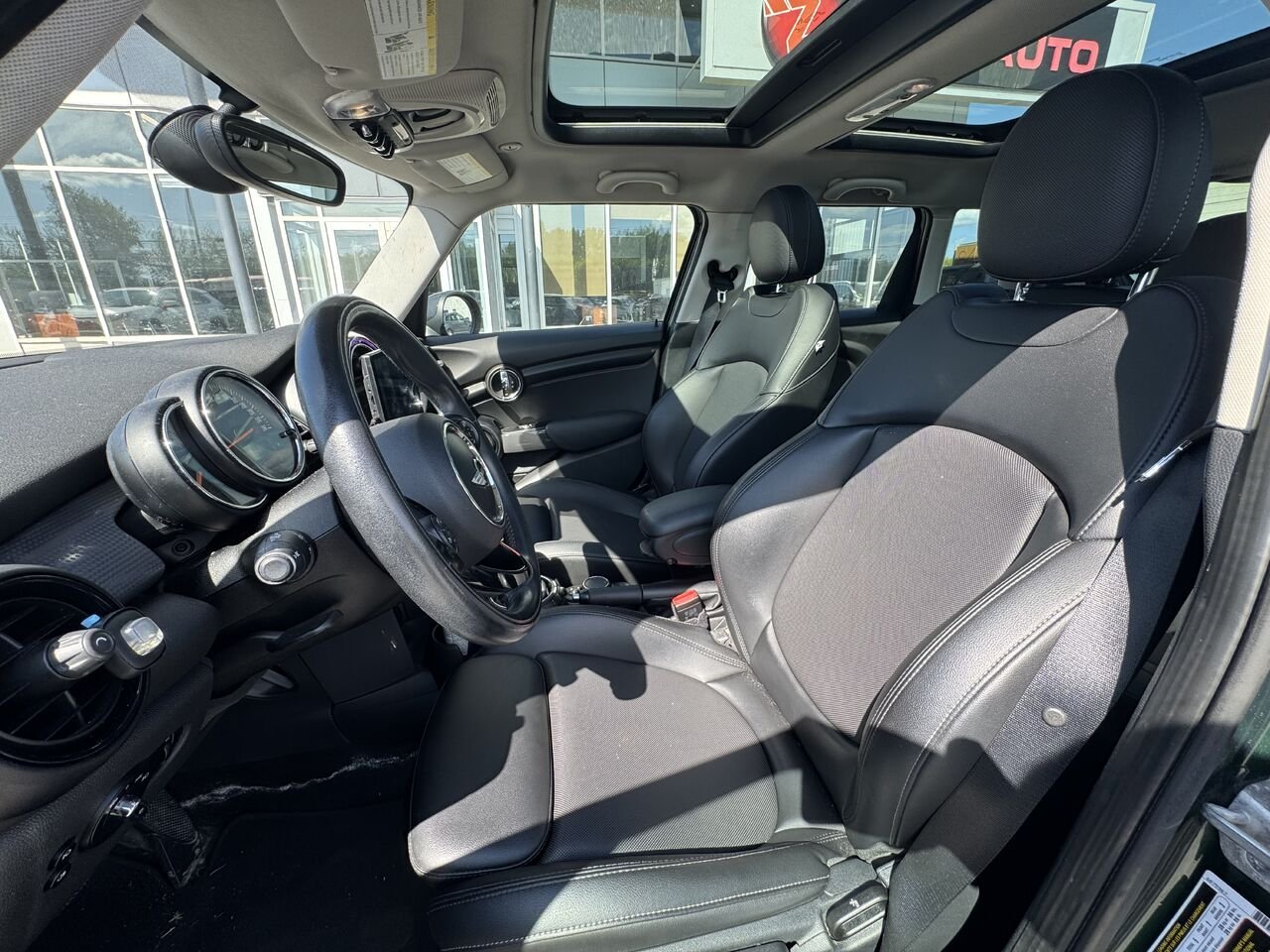 MINI Cooper toit rigide 5 portes 2015 Vert Granby - photo #12