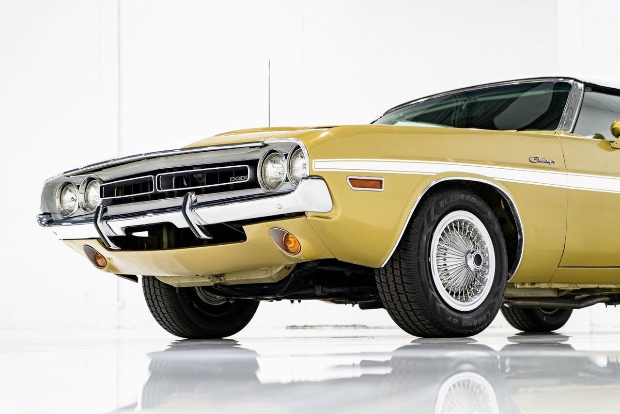 Dodge Challenger *PRIX EN USD* Convertible Fully restored to desirable specifications 1971 Or Montréal - photo #41