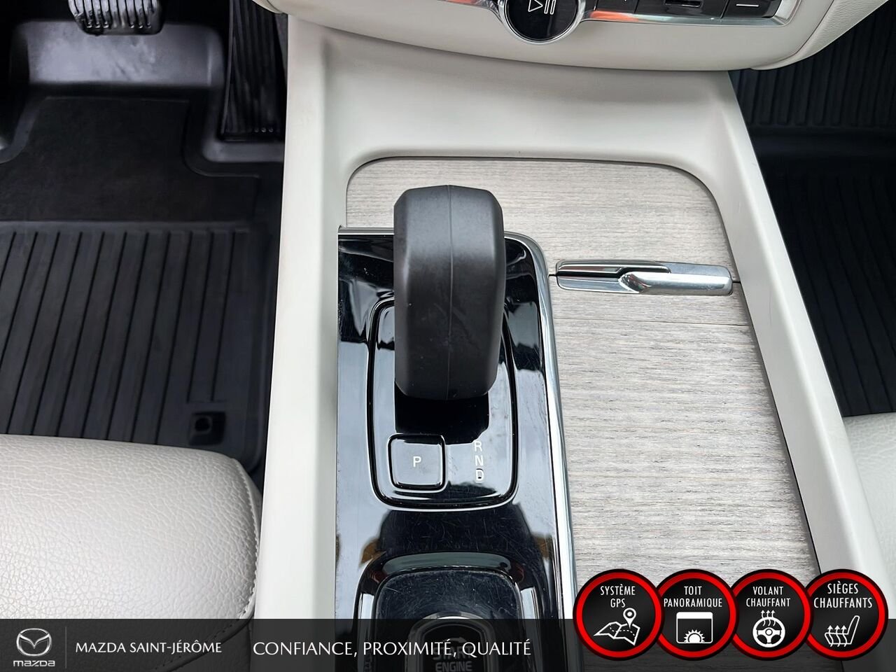 Volvo XC60 B5 PLUS DARK THEME | AWD | CAMÉRA 360 | TOIT PANO | 2024 Gris Saint-Jérôme - photo #18