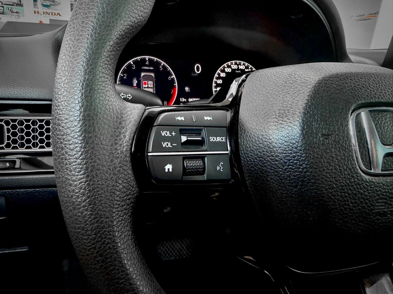 2023 Honda Civic Sedan Silver Notre-Dame-des-Prairies - photo #20