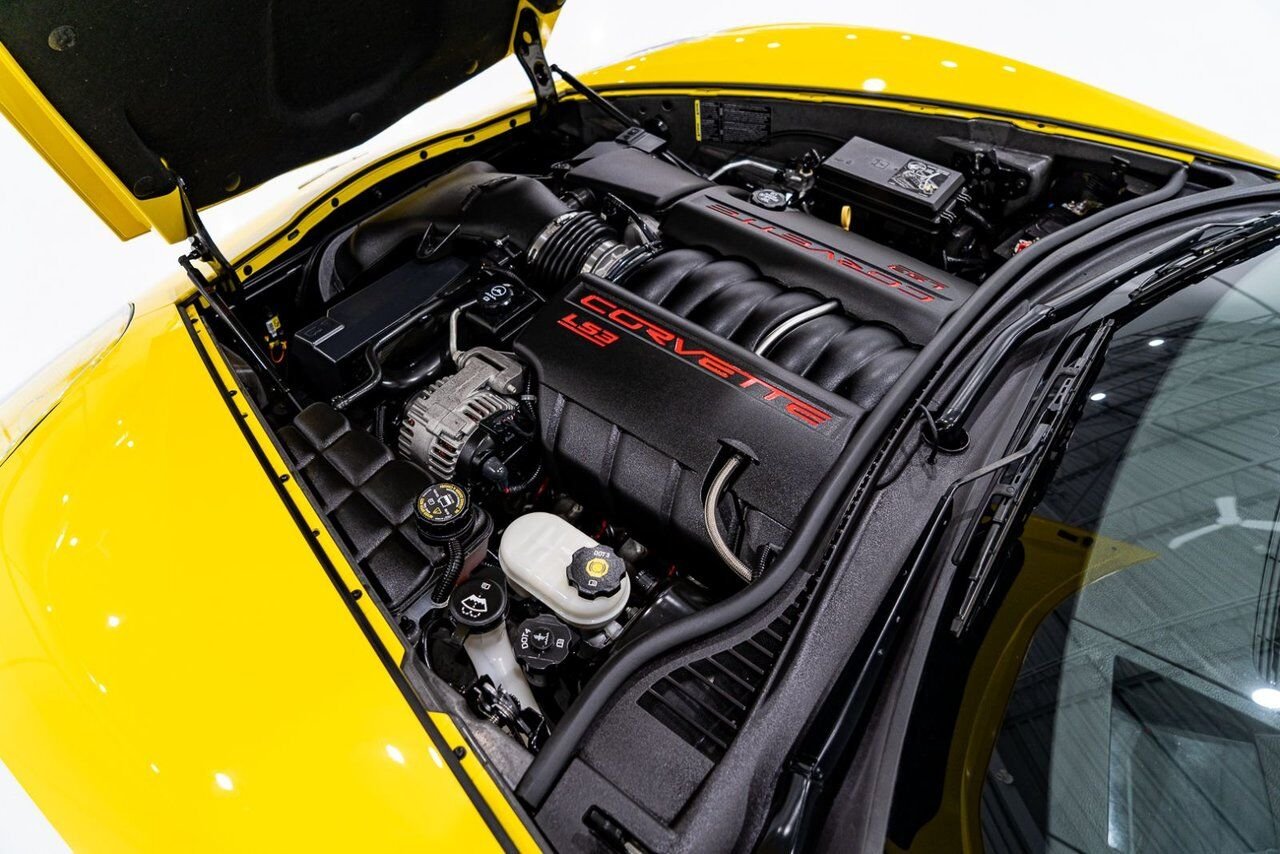 2008 Chevrolet Corvette PRIX EN USD | With Only 900km (563mi) From New With Window Sticker Yellow Montreal - photo #16