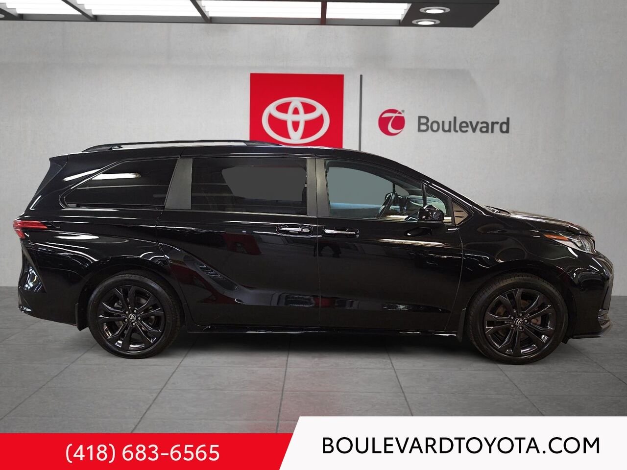 Toyota Sienna 99684A-77 | XSE, 7 places 2025 Noir minuit métallisé Québec - photo #2
