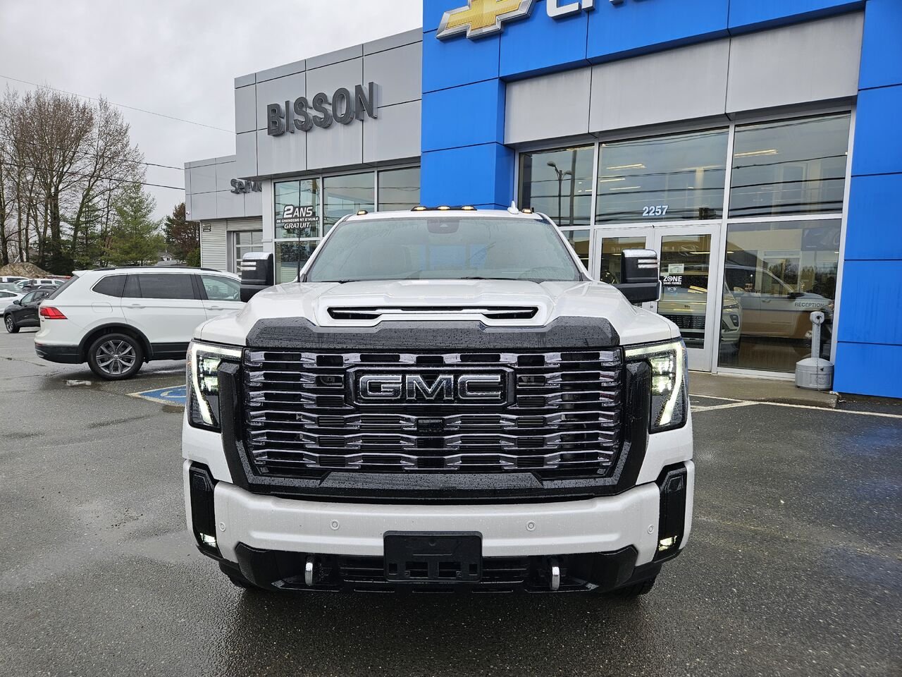2025 GMC Sierra 3500HD Denali Ultimate cabine multiplace 4RM 172 po White Thetford Mines - photo #2