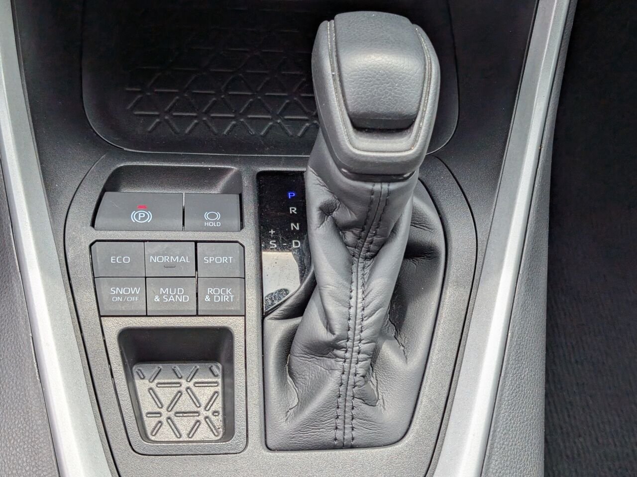 Toyota RAV4 LE/SIÈGES CHAUFFANTS/CAMÉRA DE RECUL/BLUETOOTH/AC/ 2025 Ciel argent métallisé Sherbrooke - photo #12