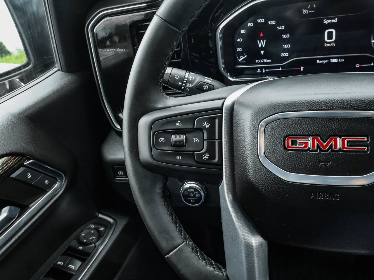 2024 GMC Sierra 1500 4WD Crew Cab 147 Elevation Grey Sherwood Park - photo #21