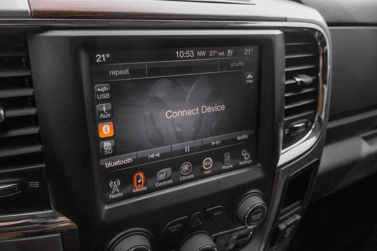 2013 Ram 3500 4WD Crew Cab 149 Laramie White Sherwood Park - photo #22