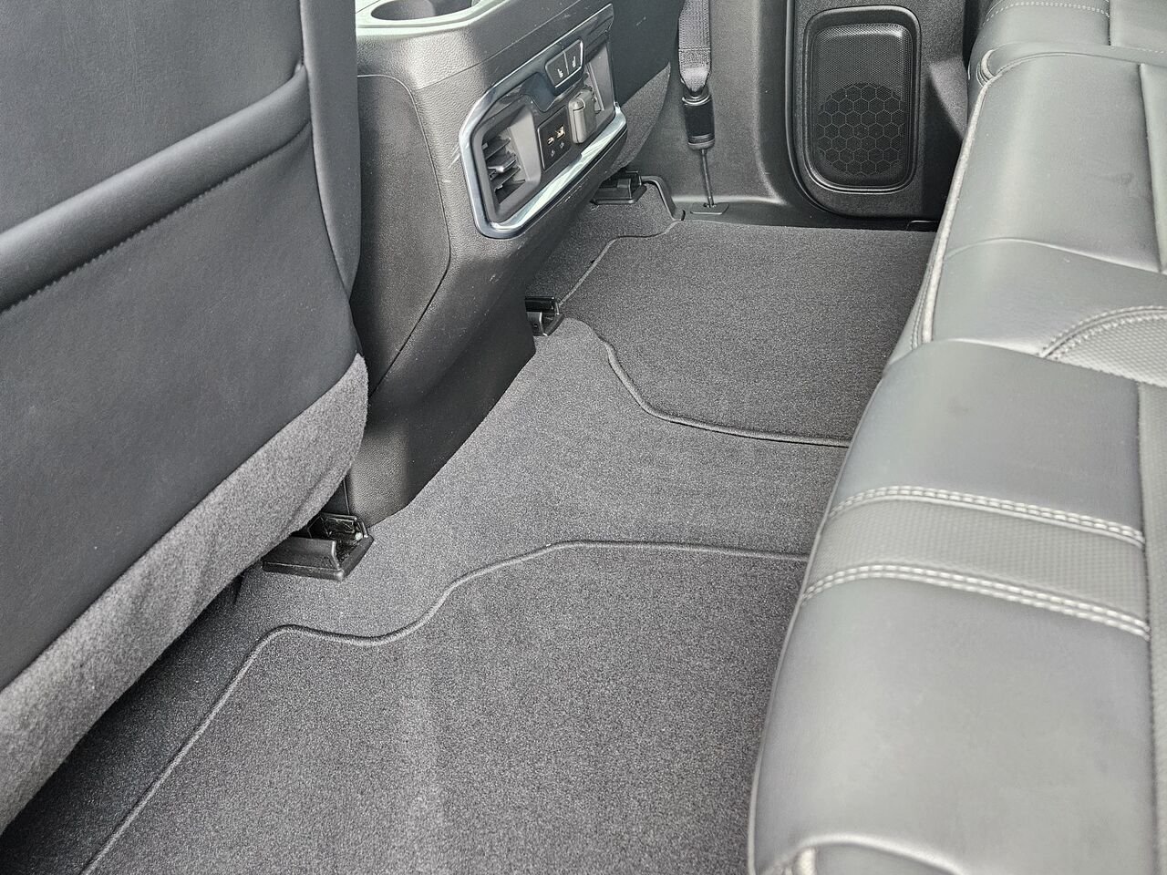 2023 Chevrolet Silverado 2500HD High Country cabine multiplace 4RM 159 po Black Thetford Mines - photo #20
