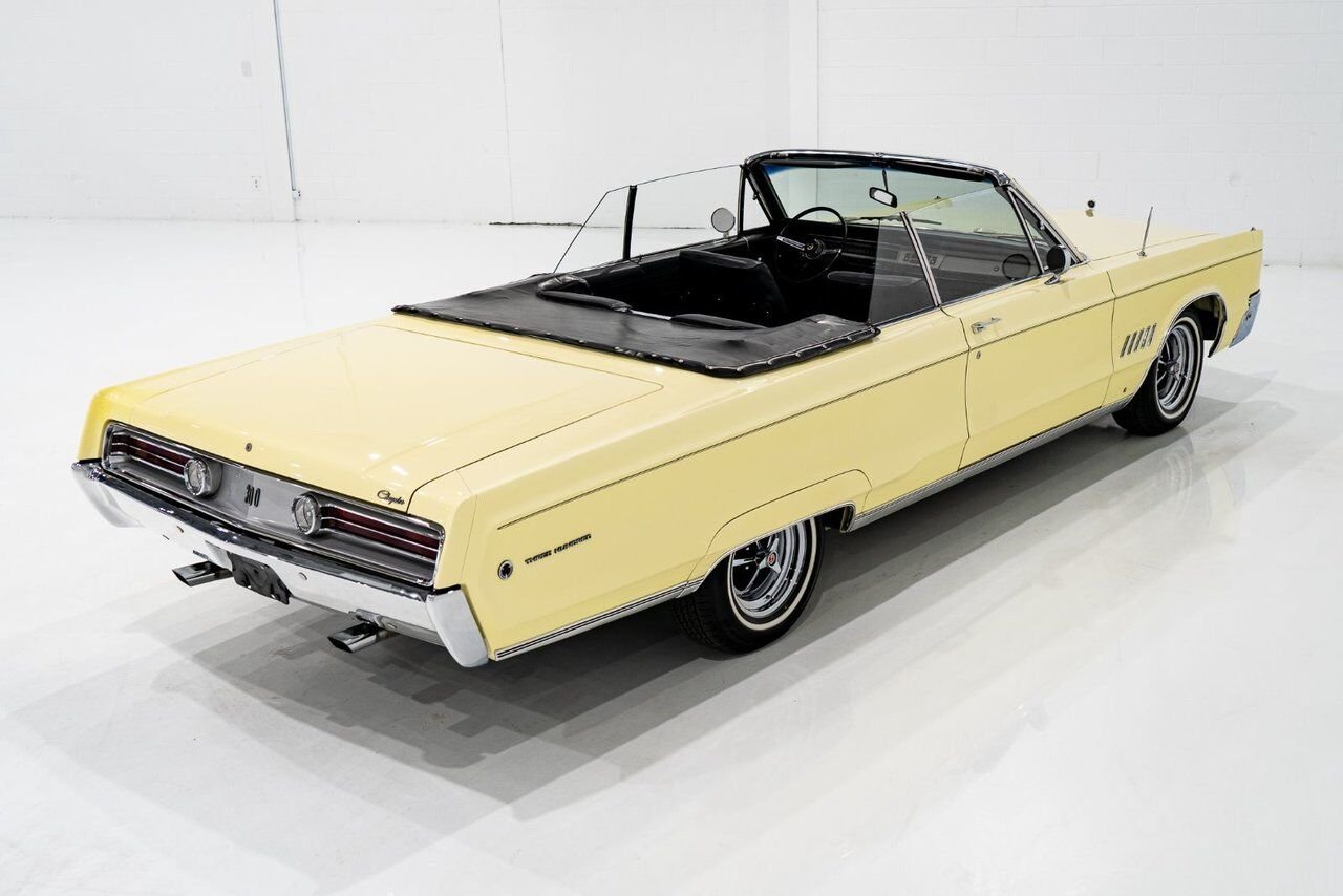 Chrysler 300 PRIX EN USD 440cu.in. Fully restored example 1968 Jaune Montréal - photo #30