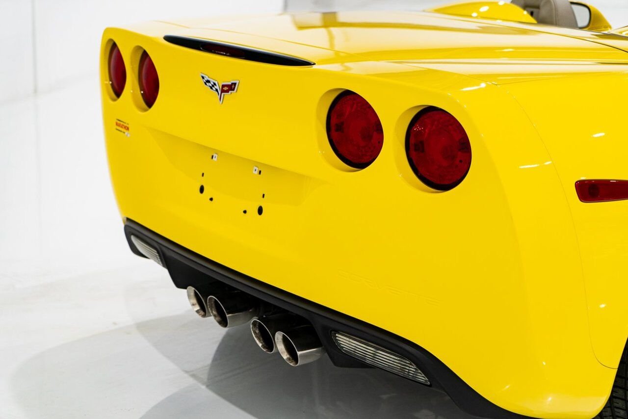 2008 Chevrolet Corvette PRIX EN USD | With Only 900km (563mi) From New With Window Sticker Yellow Montreal - photo #39