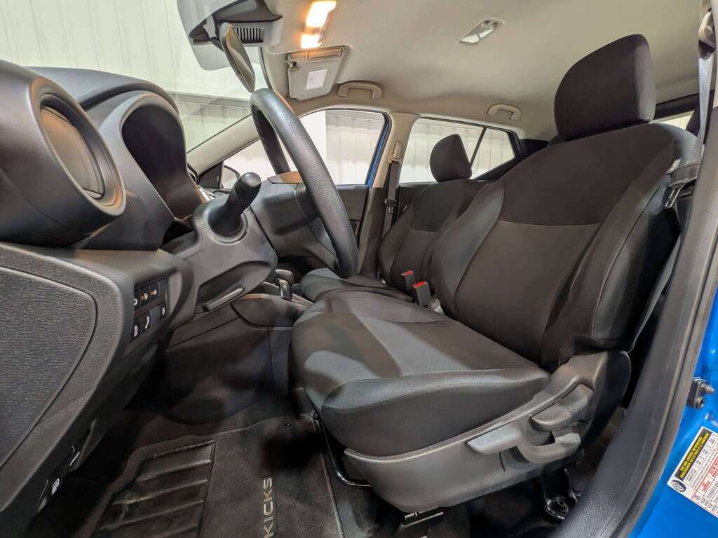 Nissan Kicks 2024 Bleu Val-David - photo #1