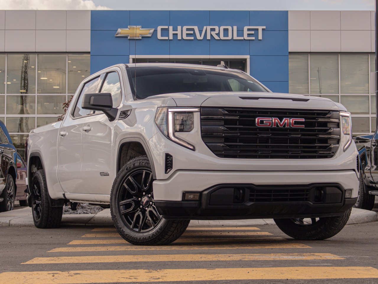 2024 GMC Sierra 1500 4WD Crew Cab 157 Elevation White Sherwood Park - photo #13