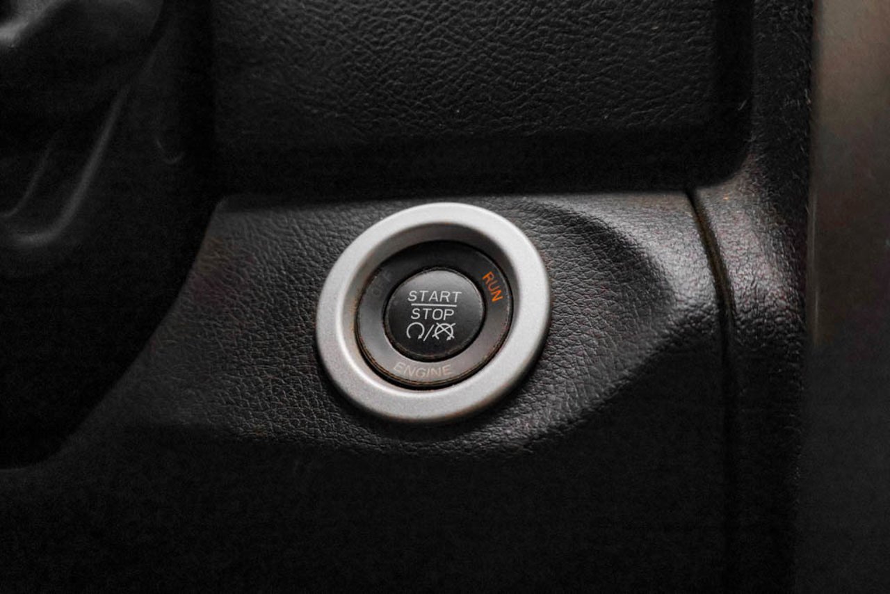 2013 Ram 3500 4WD Crew Cab 149 Laramie White Sherwood Park - photo #21