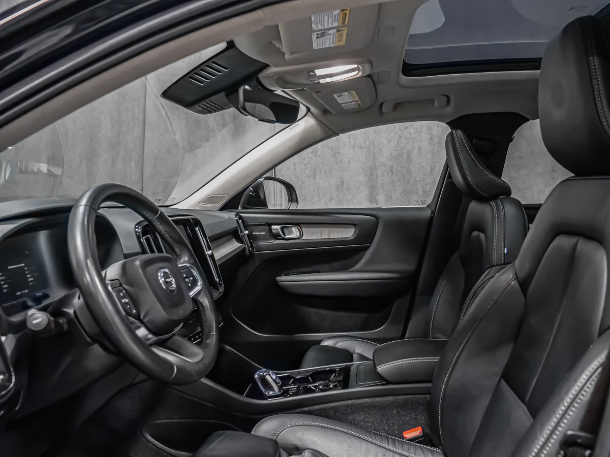 2023 Volvo XC40 B5 PLUS BRIGHT Black Montreal - photo #11