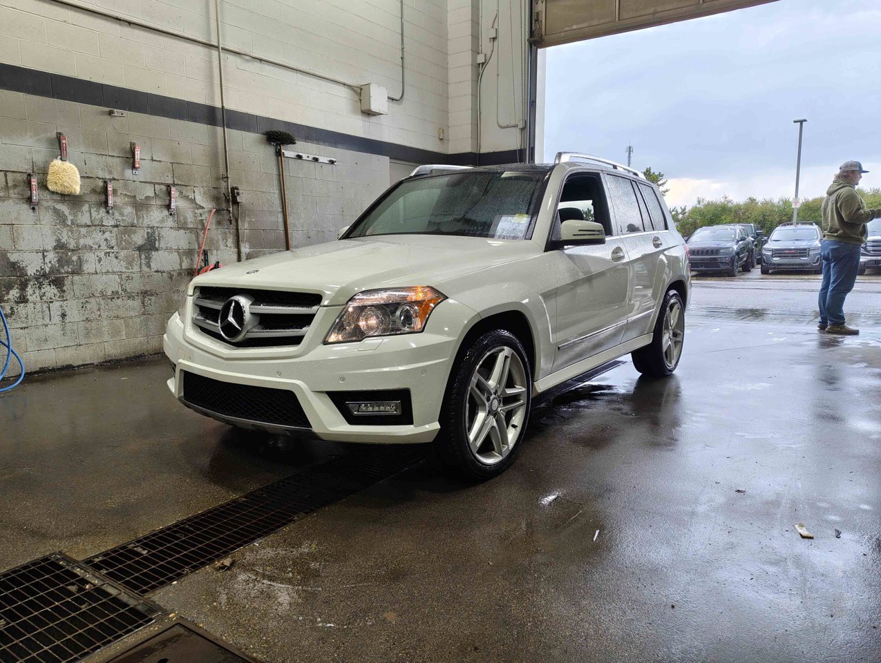 2012 Mercedes-Benz GLK-Class 4MATIC 4dr GLK 350 White Sherwood Park - photo #3