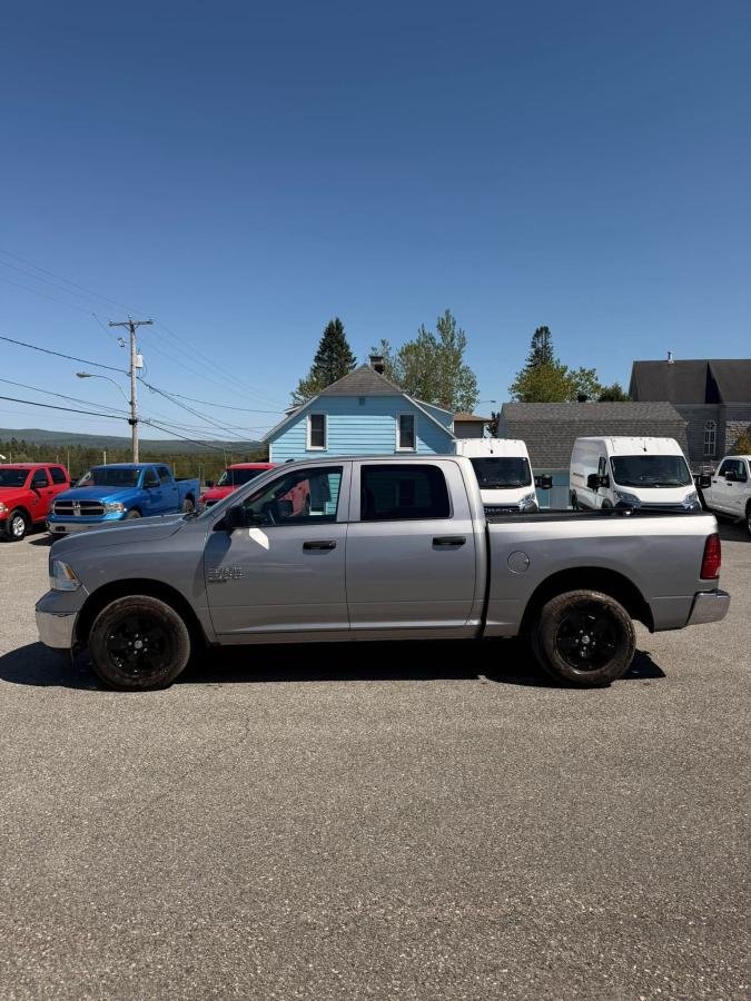 RAM 1500 Classic 2023 Gris Lac Mégantic - photo #1