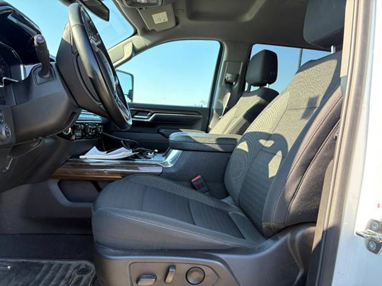 2024 Chevrolet Silverado 2500HD 4WD Crew Cab 159 LT White Sherwood Park - photo #5