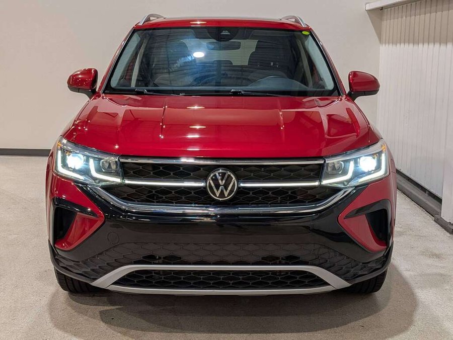 2024 Volkswagen Taos Red