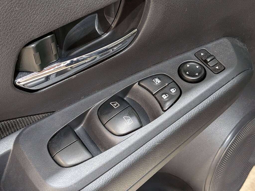 2024 Nissan Kicks SV FWD Black Val-David - photo #32