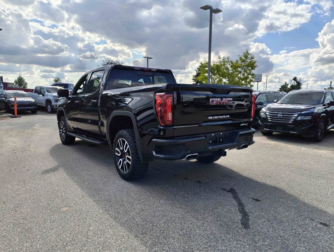 2024 GMC Sierra 1500 4WD Crew Cab 147 AT4 Black Sherwood Park - photo #4